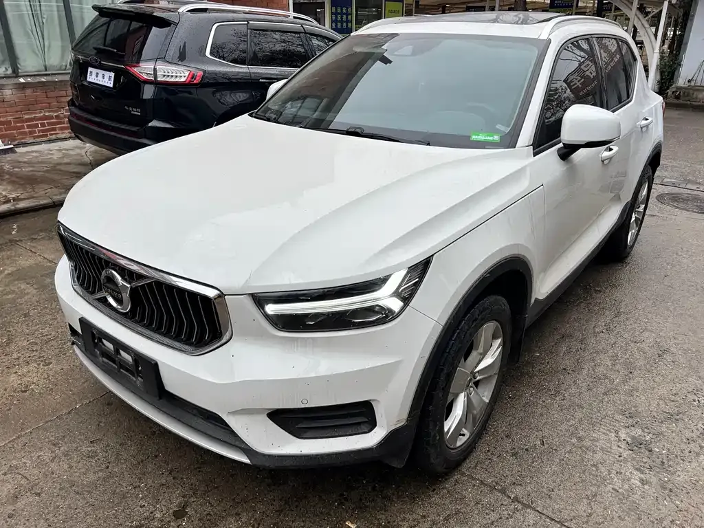 Volvo XC40 2022 из CN, фото 1