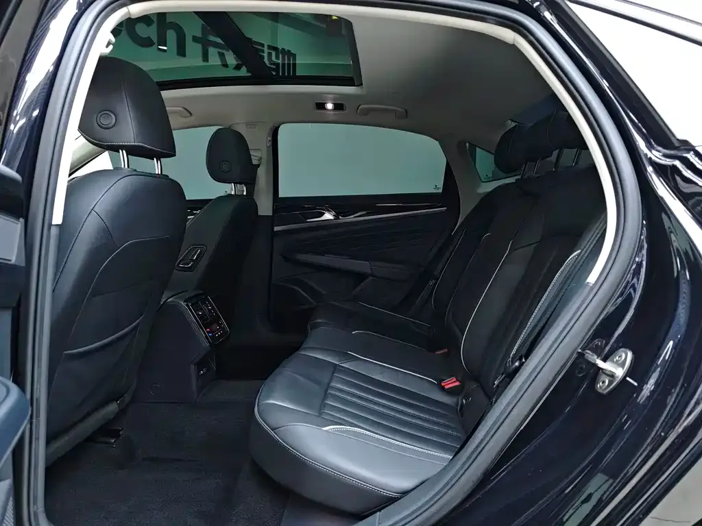 Volkswagen Passat — фото 9
