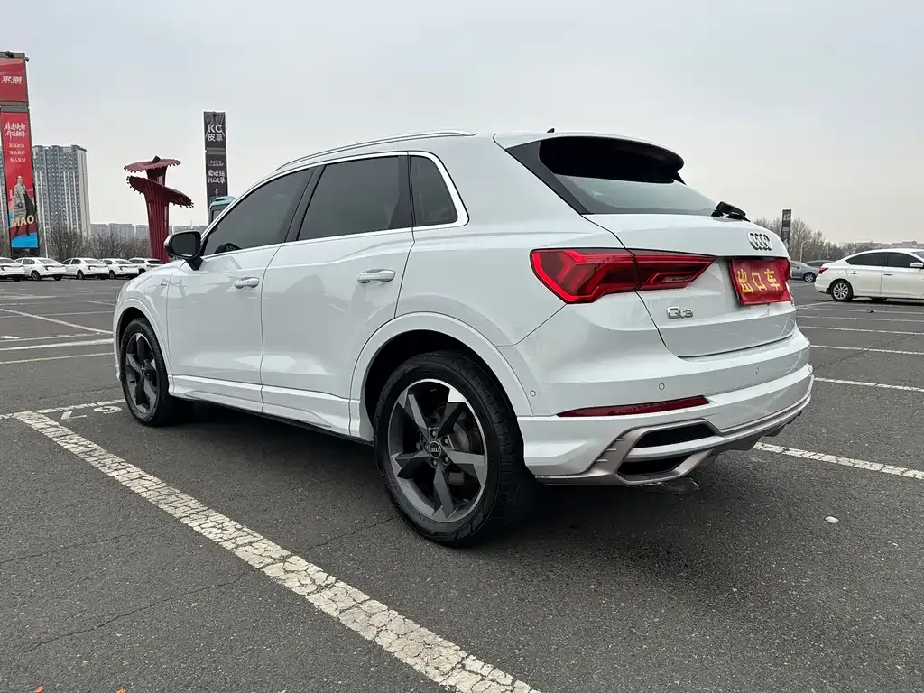 Audi Q3 — фото 10