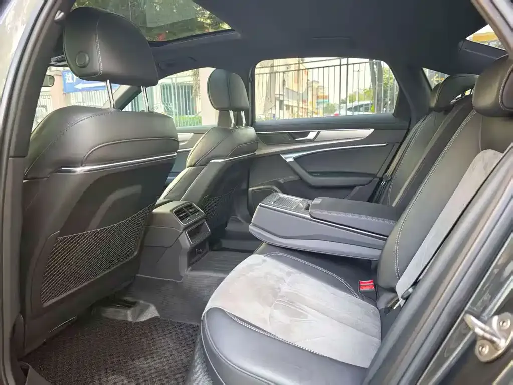 Audi A6L 2021 из CN, фото 4