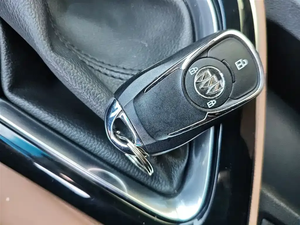 Buick GL6 2023 из CN, фото 4