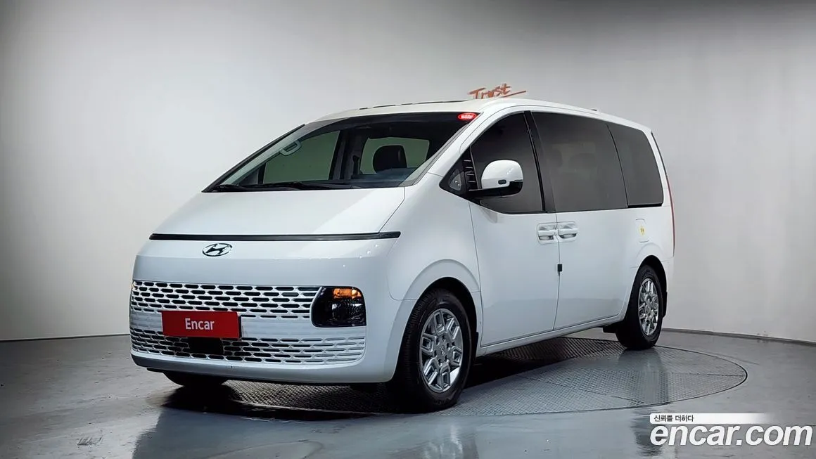 Hyundai Staria — фото 1