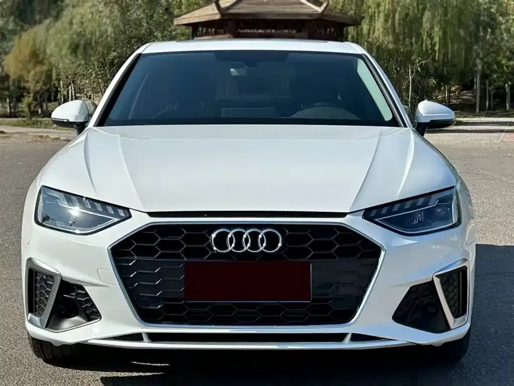 Audi A4L 2022 из CN, фото 6