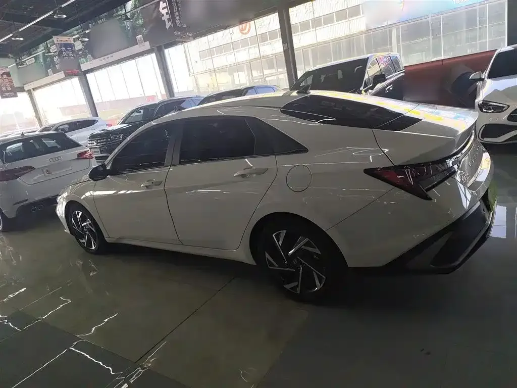 Hyundai Elantra 2024 из CN, фото 5