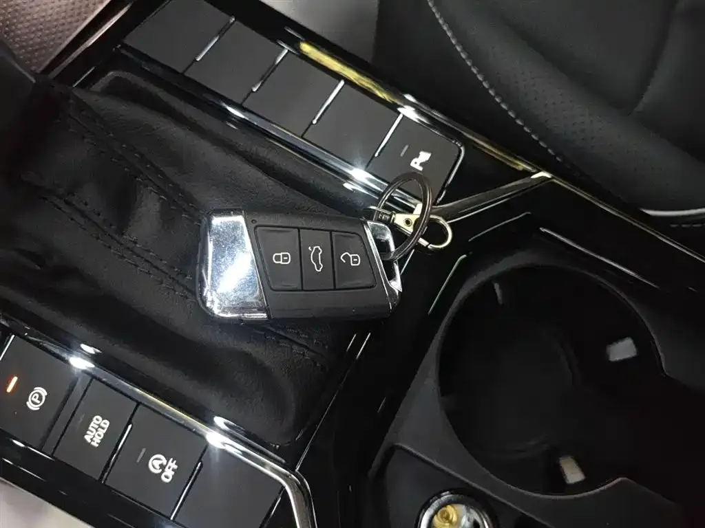 Volkswagen Passat 2024 из CN, фото 9