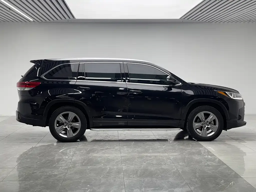 Toyota Highlander 2021 из CN, фото 2