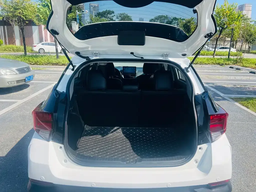 Toyota Yaris L 2021 из CN, фото 10