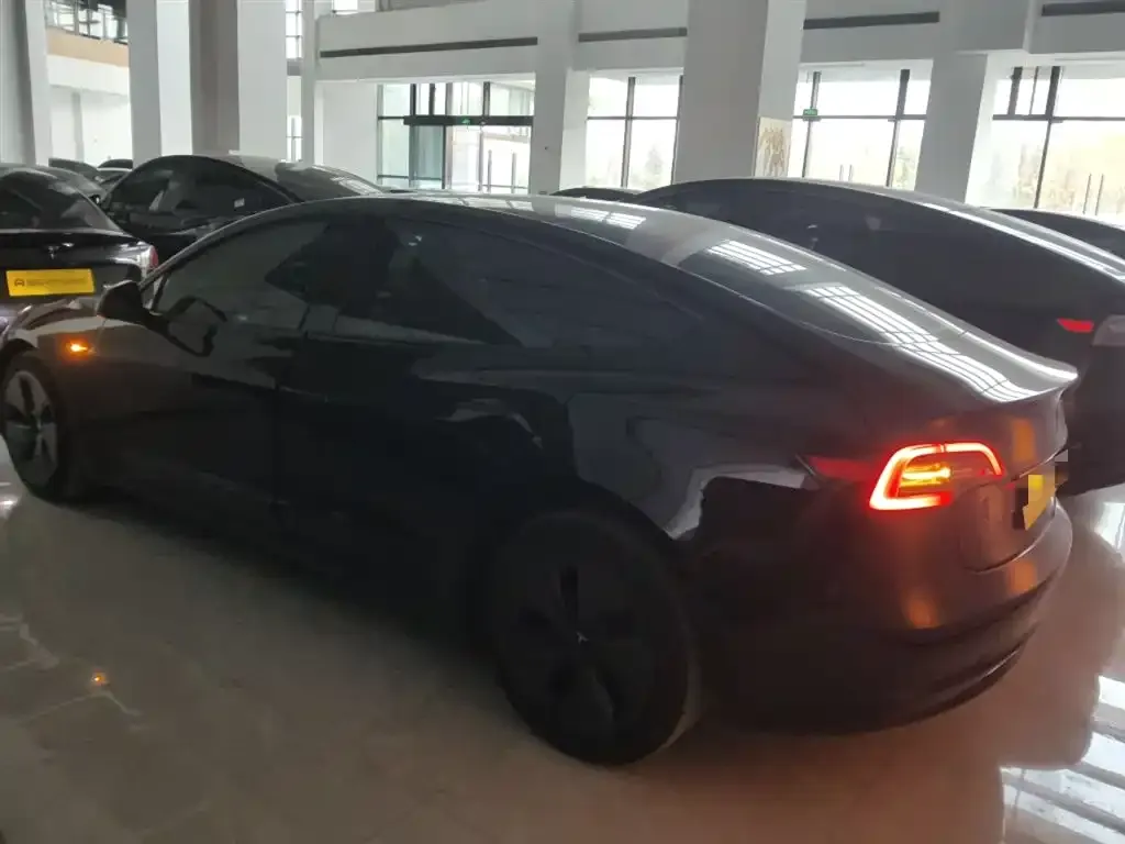 Tesla Model 3 — фото 6