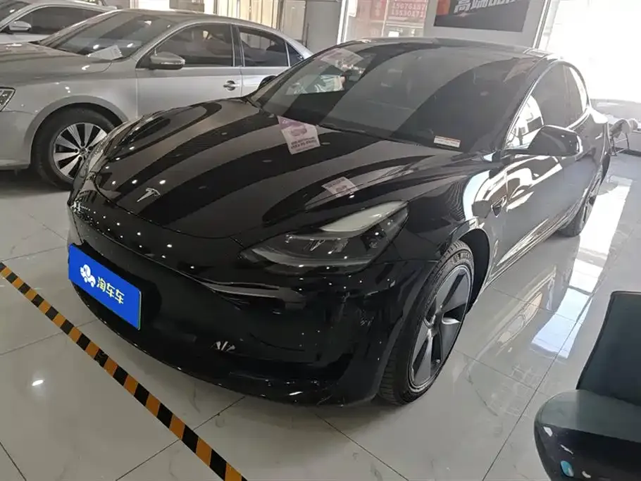 Tesla Model 3 — фото 1