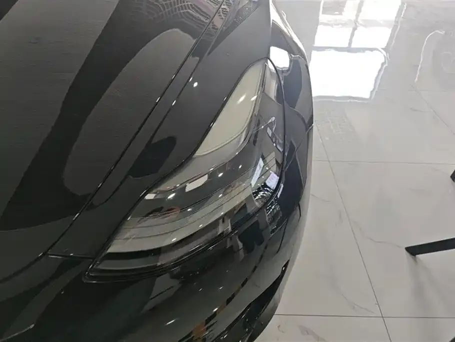 Tesla Model 3 — фото 5