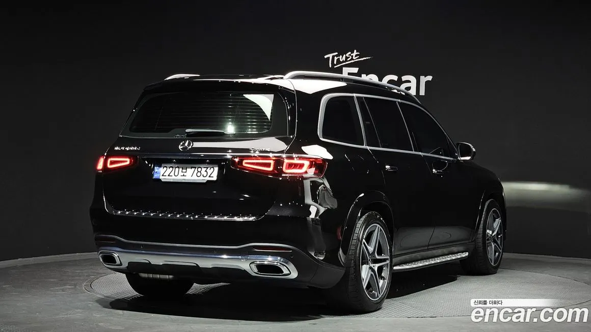Mercedes-Benz GLS-Class — фото 7