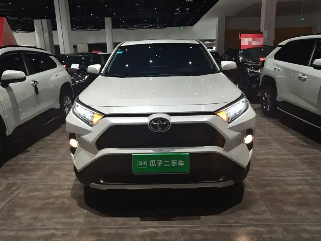 Toyota RAV4 — фото 3