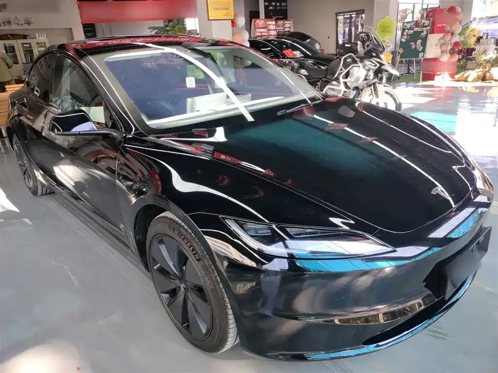 Tesla Model 3 — фото 10