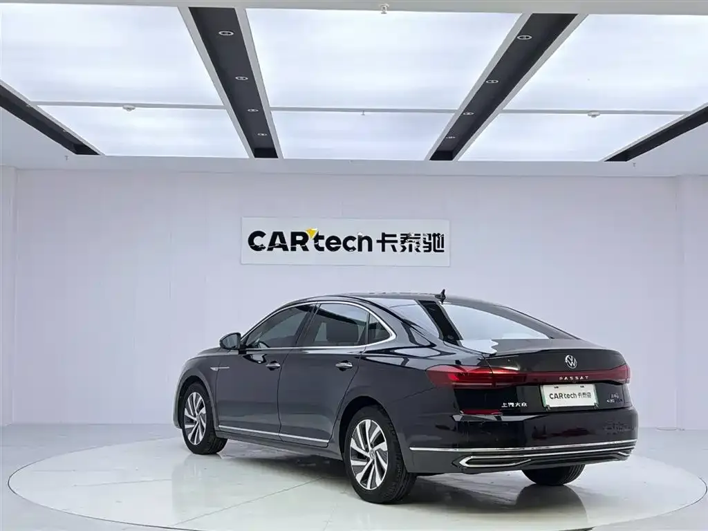 Volkswagen Passat New Energy — фото 4