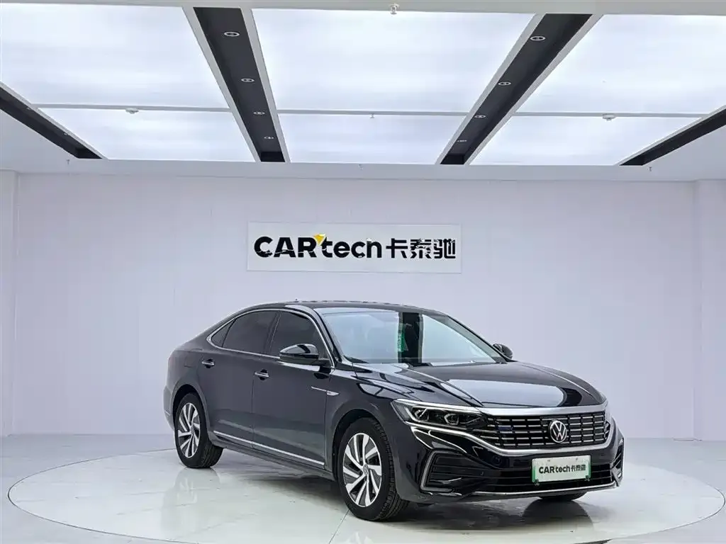 Volkswagen Passat New Energy — фото 5