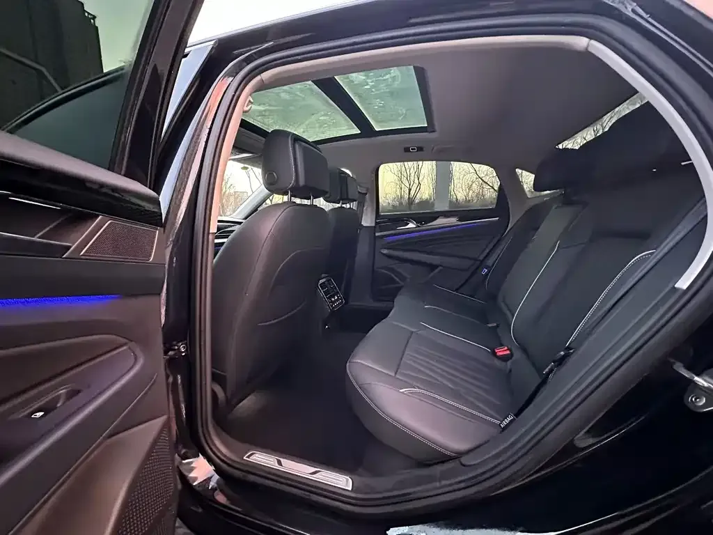 Volkswagen Passat 2021 из CN, фото 3
