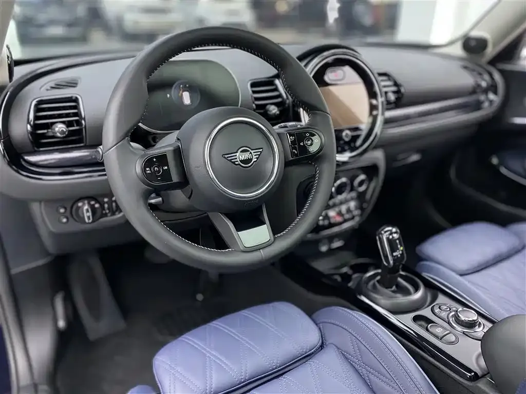MINI Clubman — фото 7