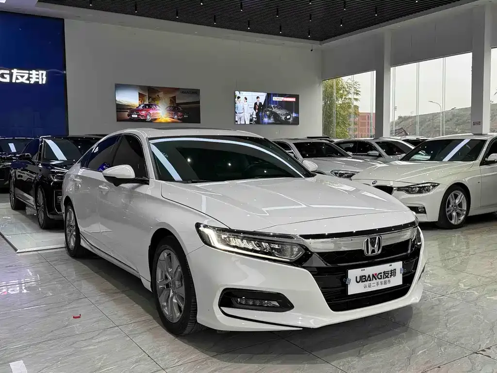 Honda Accord — фото 9