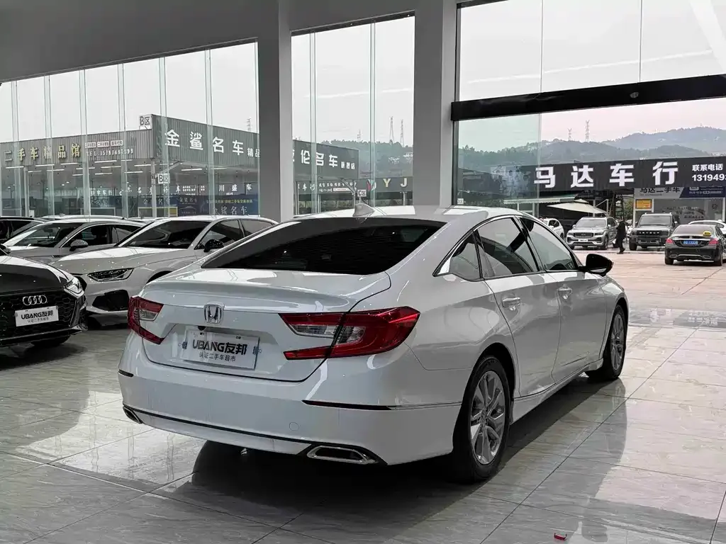 Honda Accord — фото 7
