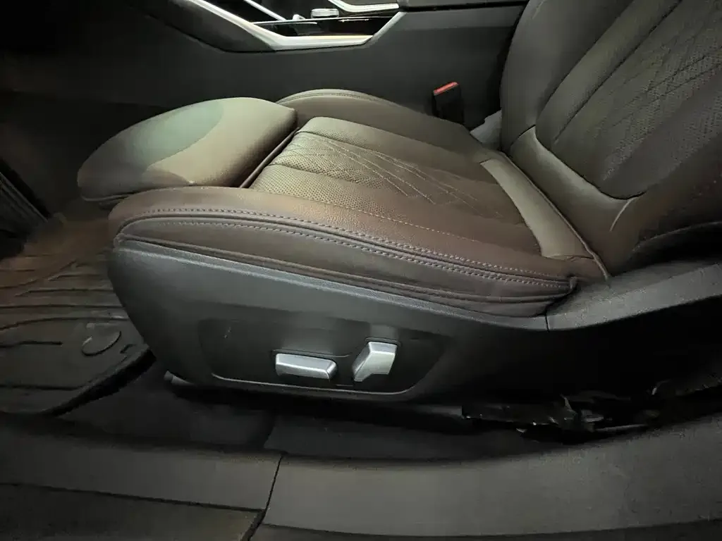 BMW i3 2023 из CN, фото 2