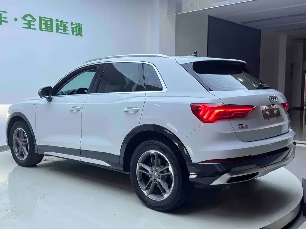 Audi Q3 2021 из CN, фото 4
