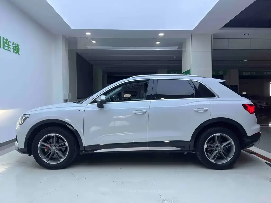 Audi Q3 2021 из CN, фото 7