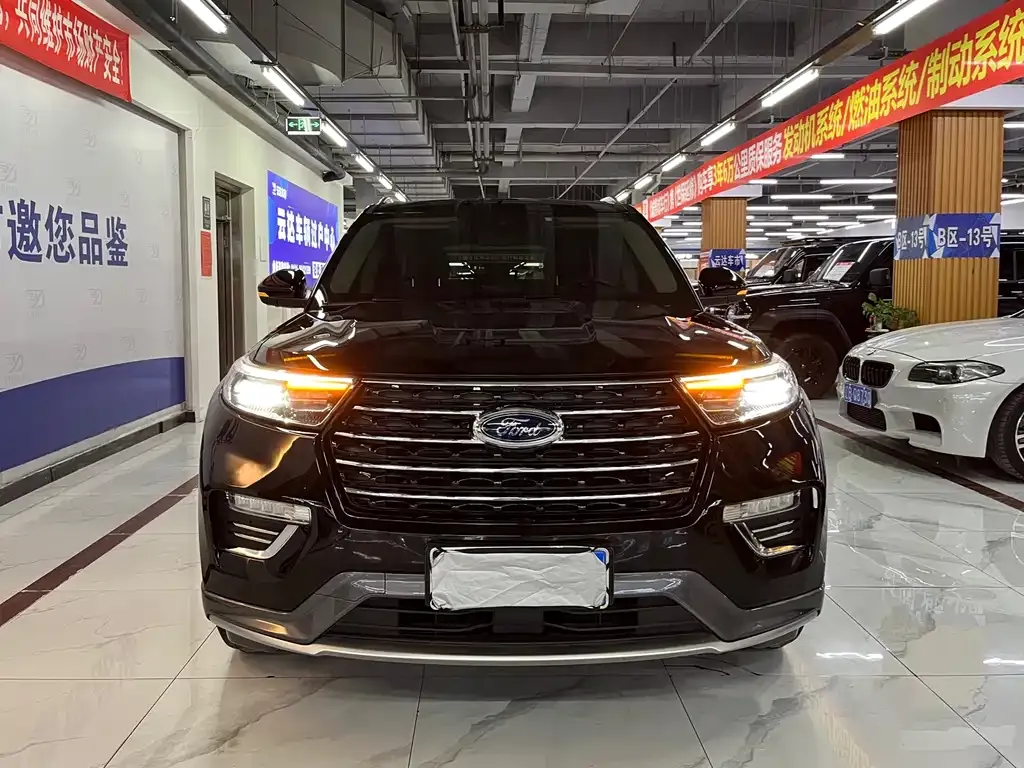 Ford Explorer 2022 из CN, фото 1