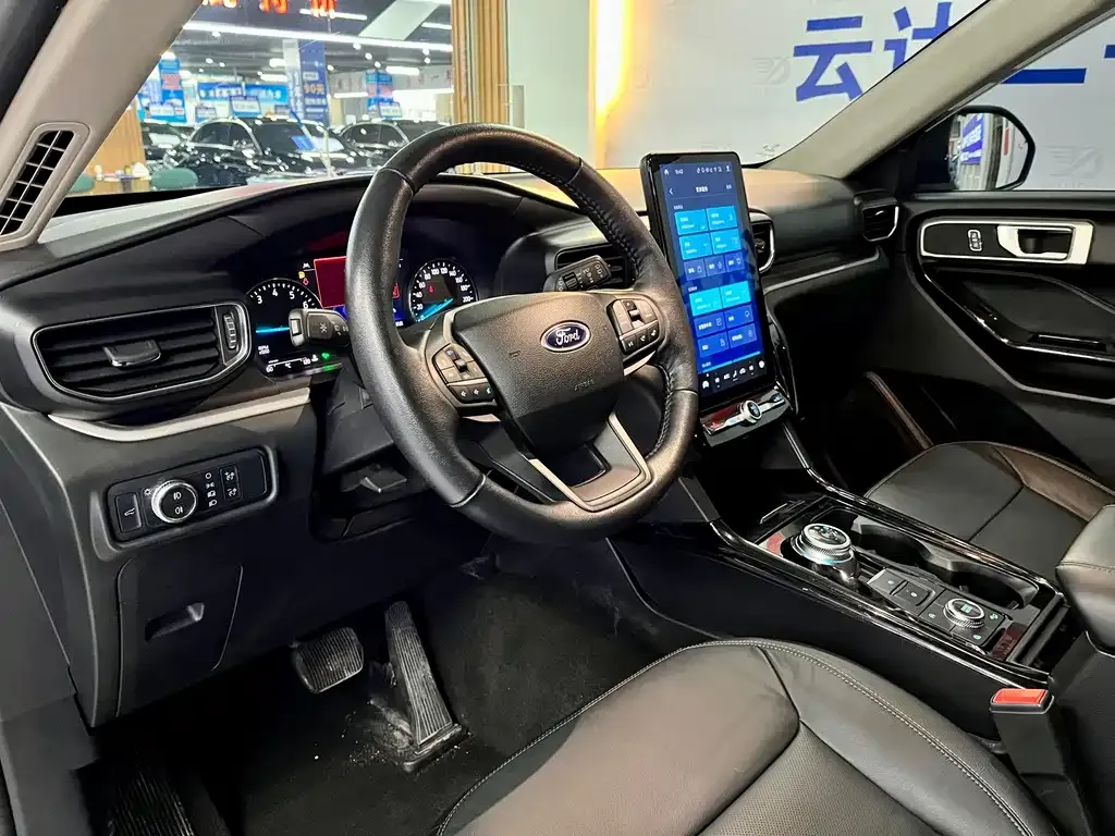 Ford Explorer 2022 из CN, фото 7