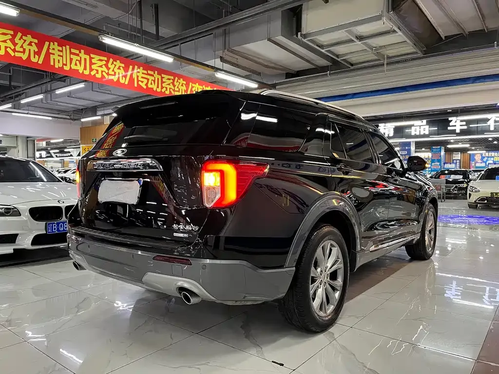 Ford Explorer 2022 из CN, фото 3
