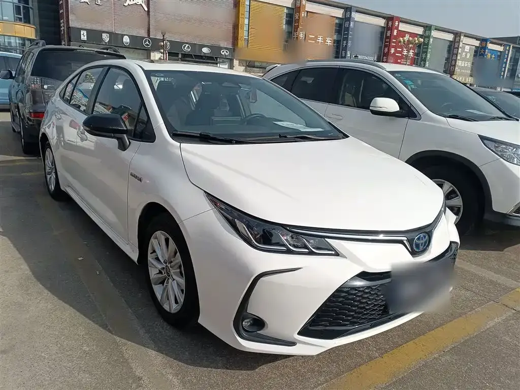 Toyota Corolla — фото 5