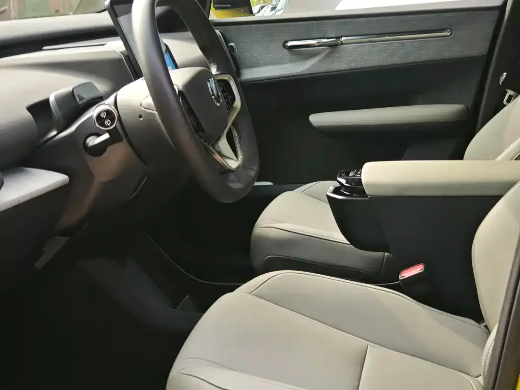 Volvo EX30 2024 из CN, фото 6