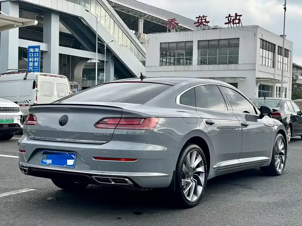 Volkswagen CC 2024 из CN, фото 7