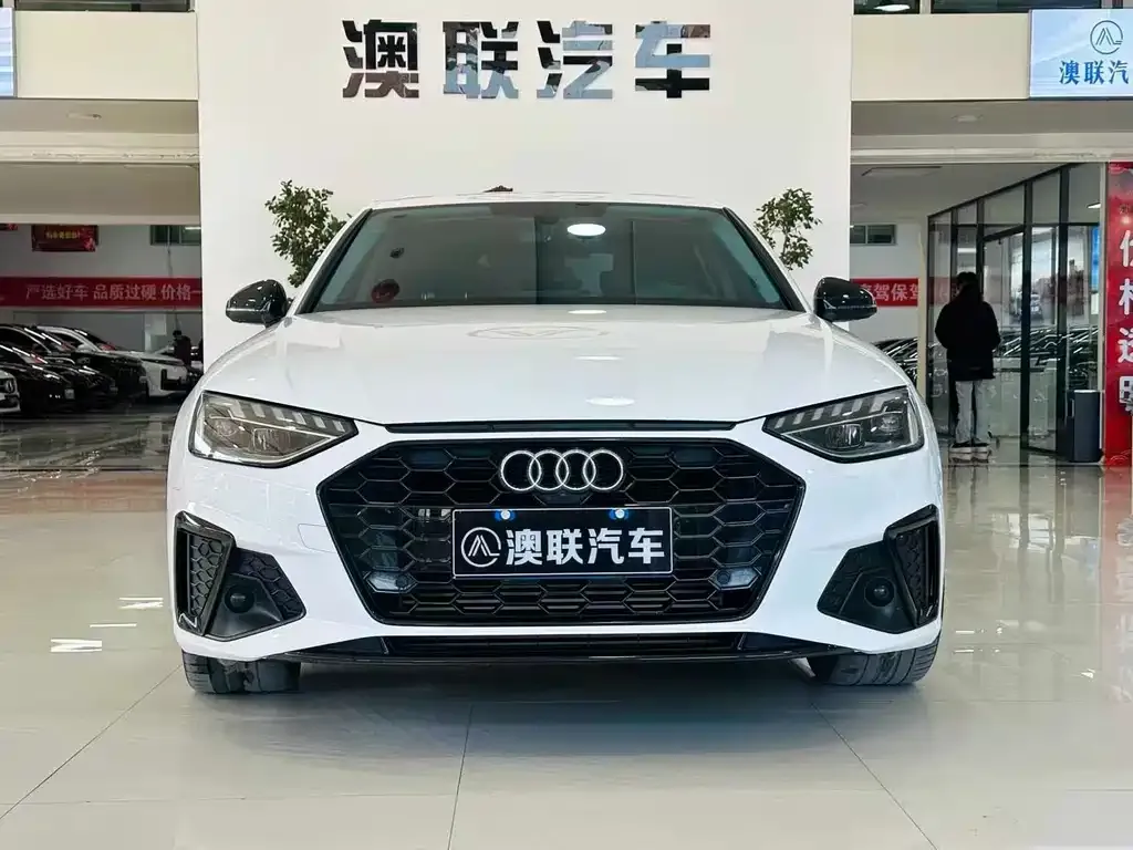 Audi A4L 2023 из CN, фото 2