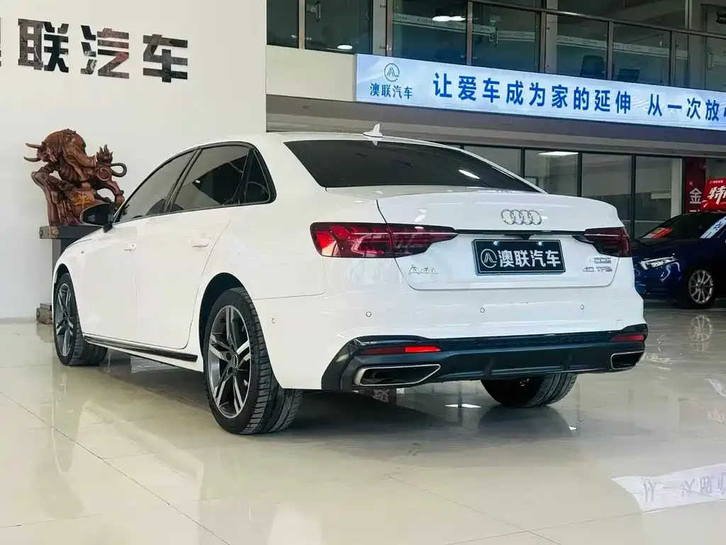 Audi A4L 2023 из CN, фото 3