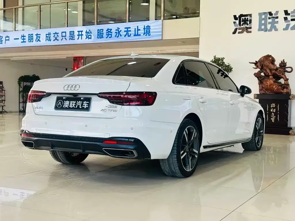 Audi A4L 2023 из CN, фото 8