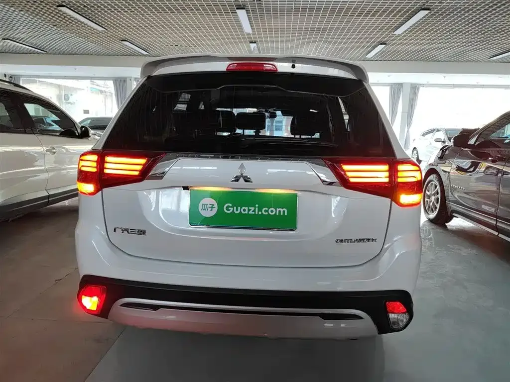 Mitsubishi Outlander 2021 из CN, фото 7