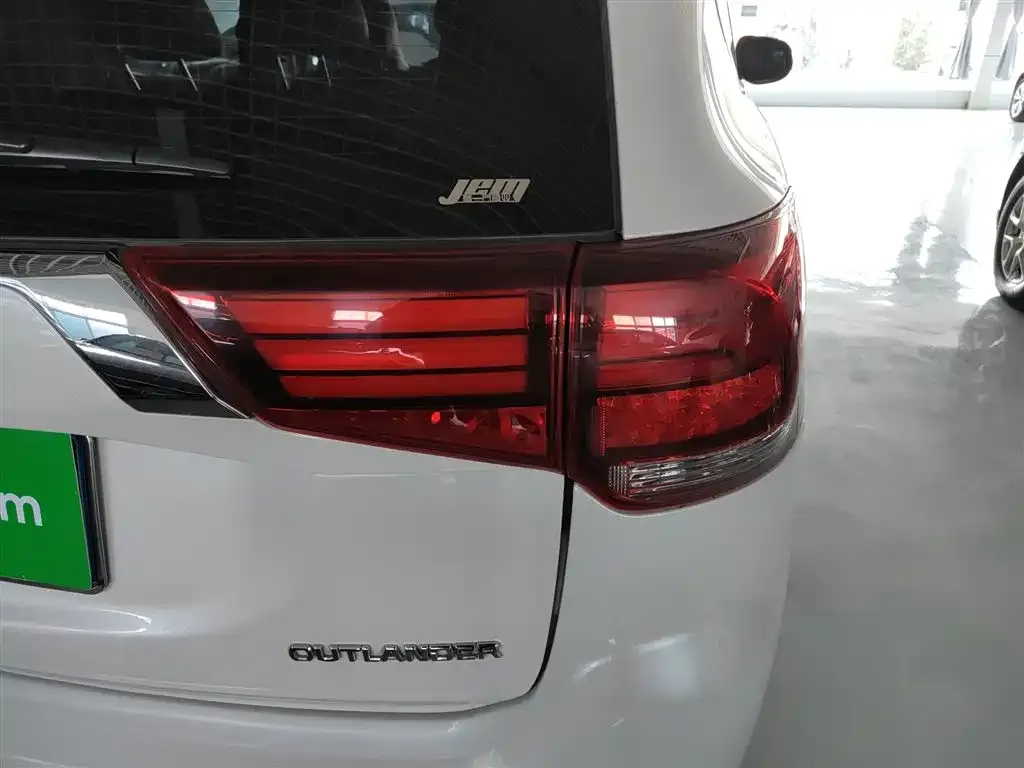 Mitsubishi Outlander 2021 из CN, фото 4
