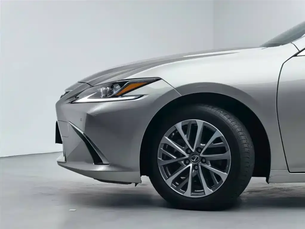 Lexus ES — фото 5