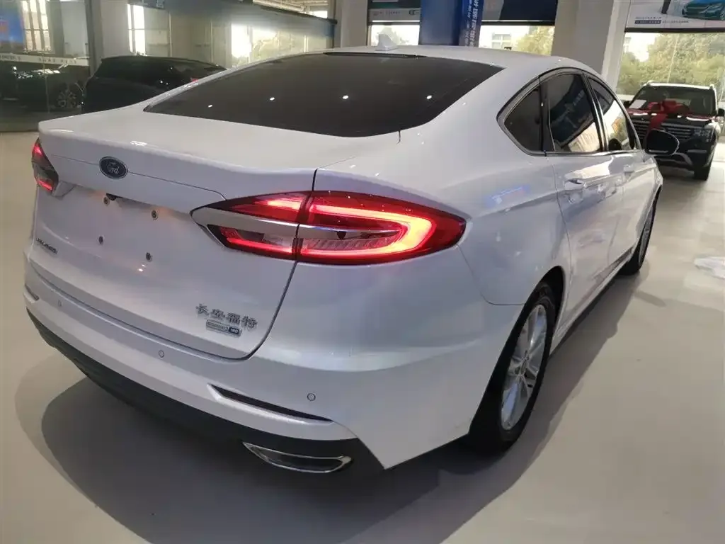 Ford Mondeo 2022 из CN, фото 7
