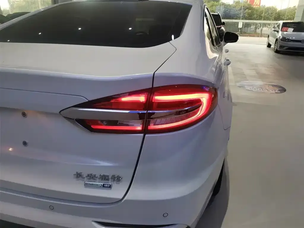 Ford Mondeo 2022 из CN, фото 8