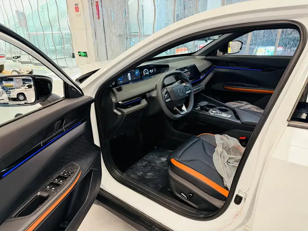 Changan UNI-V 2025 из CN, фото 3