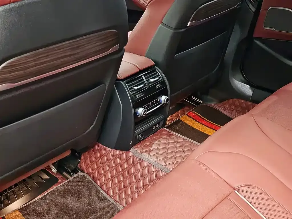 BMW 5 Series 2023 из CN, фото 7