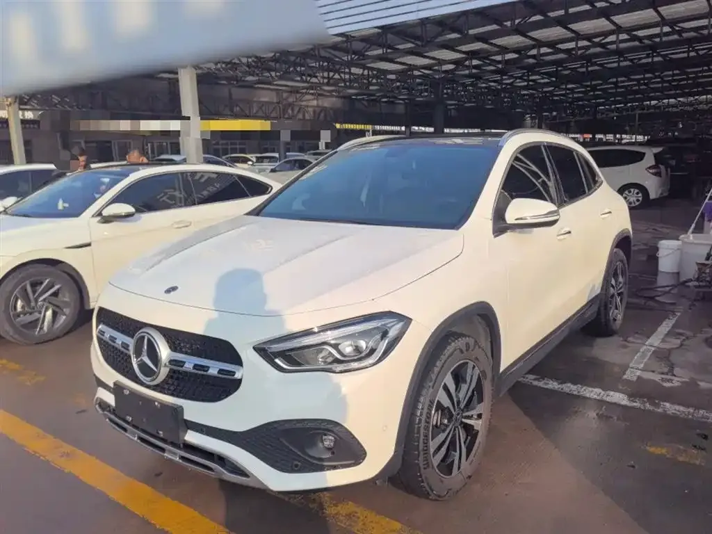 Mercedes-Benz GLA — фото 1
