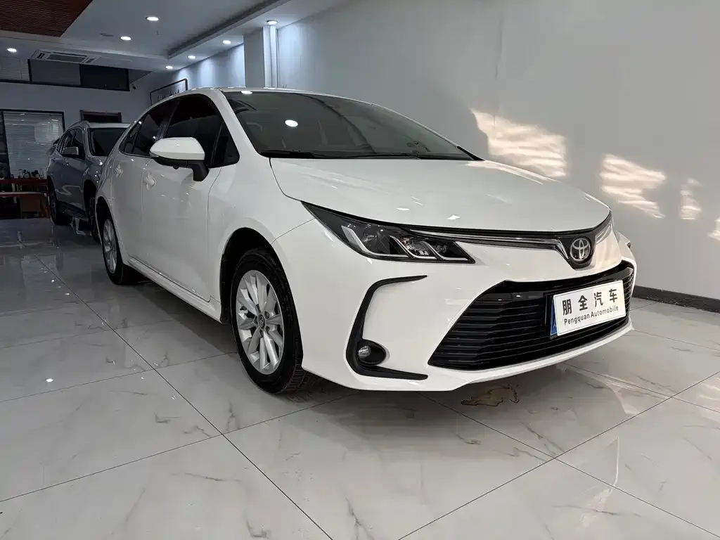 Toyota Corolla — фото 3