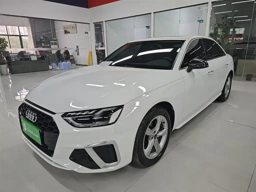 Audi A4L 2022 из CN, фото 3