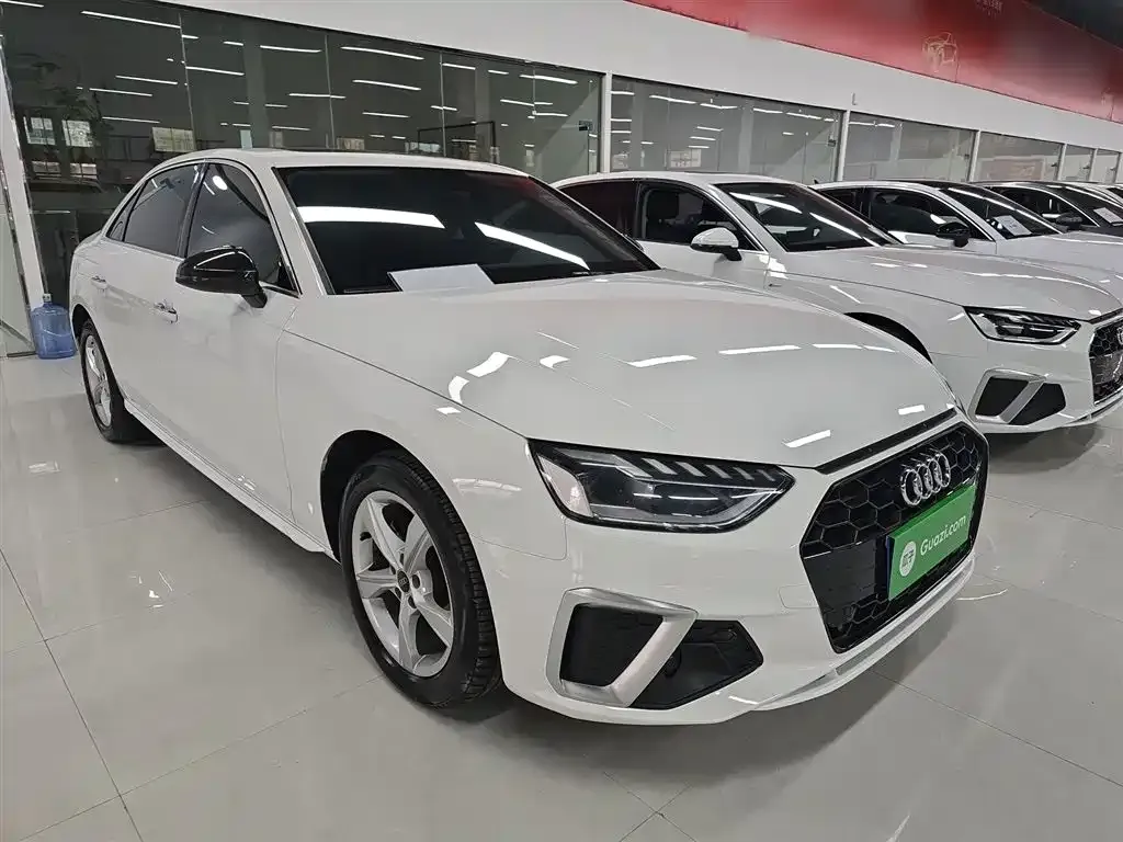Audi A4L 2022 из CN, фото 5