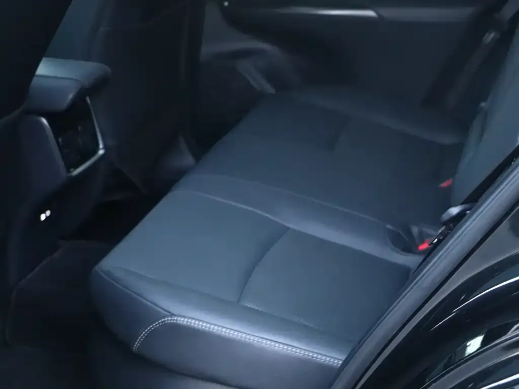 Toyota Venza 2024 из CN, фото 8