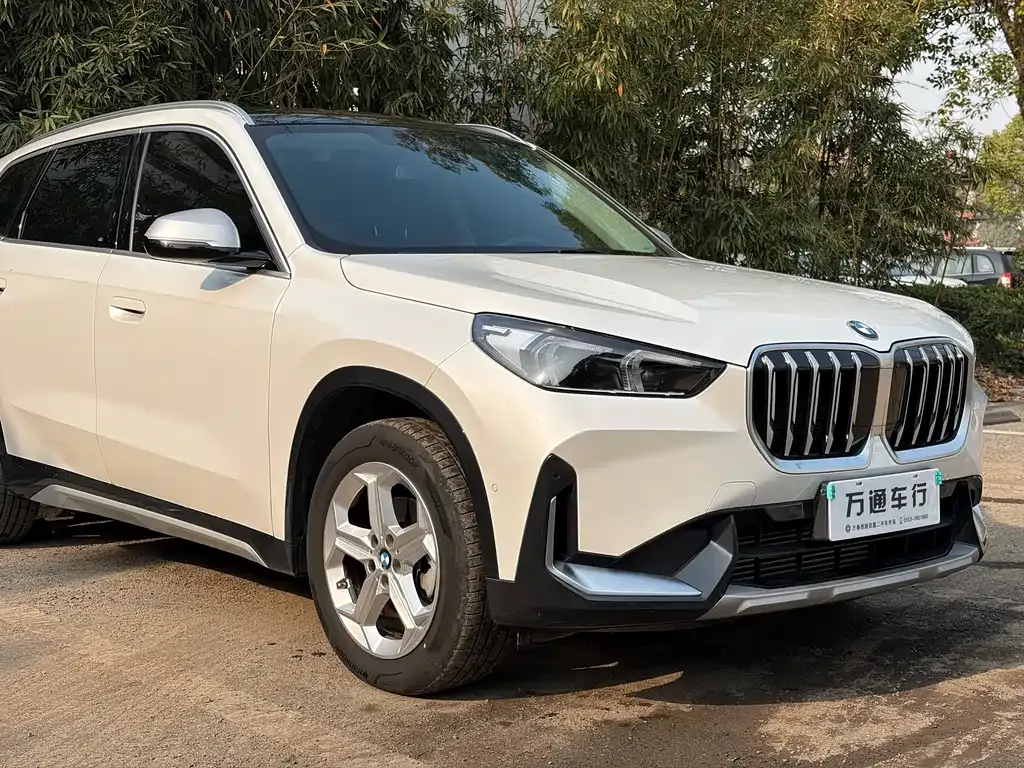 BMW X1 — фото 8