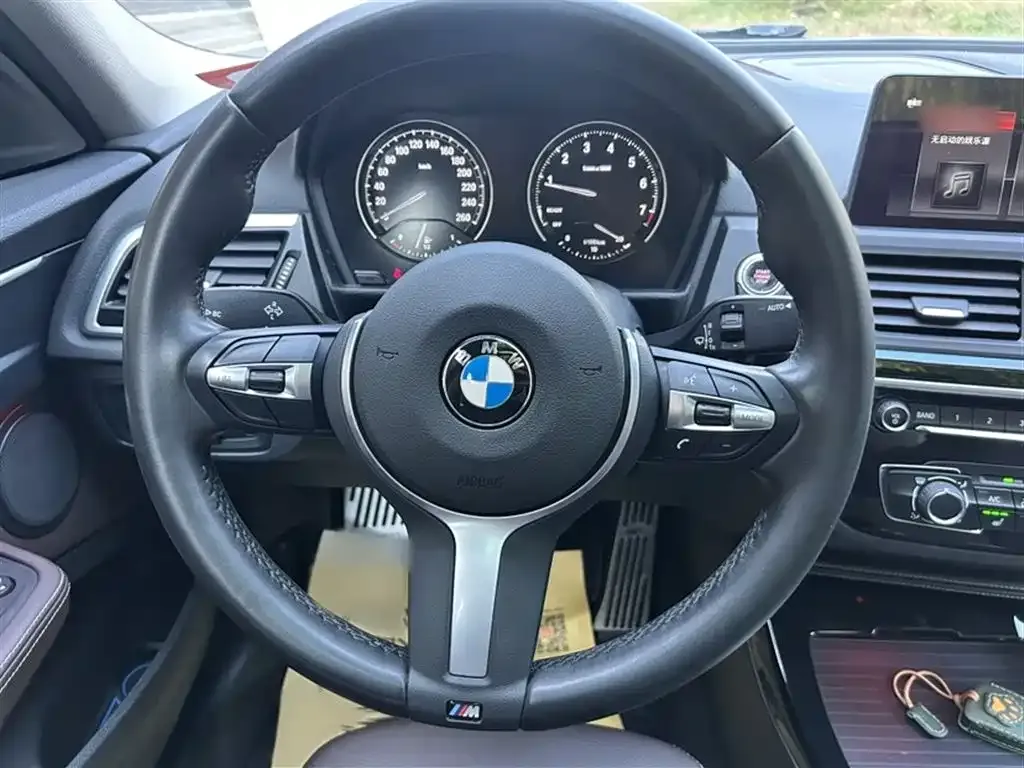 BMW 1 Series 2021 из CN, фото 3