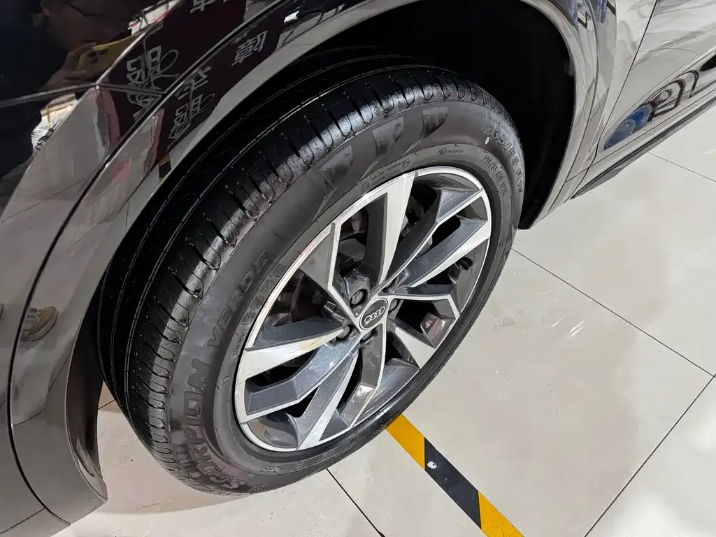 Audi Q5L 2023 из CN, фото 2